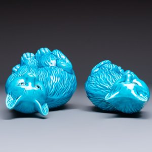 A pair of Chinese turquoise-glazed cats and a pair of Buddhist lions, 20th C. — photo 6