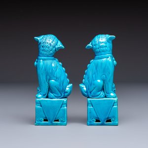 A pair of Chinese turquoise-glazed cats and a pair of Buddhist lions, 20th C. — photo 10