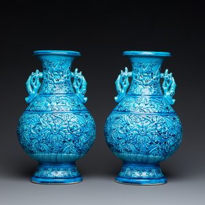 A pair of Chinese turquoise-glazed 'lotus' vases, 19th C. — 照片 4