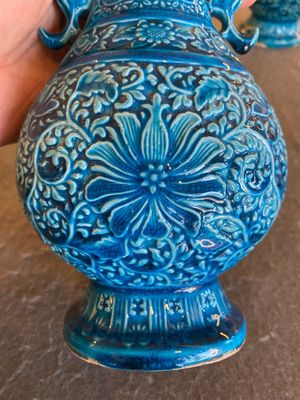 A pair of Chinese turquoise-glazed 'lotus' vases, Republic — 照片 4