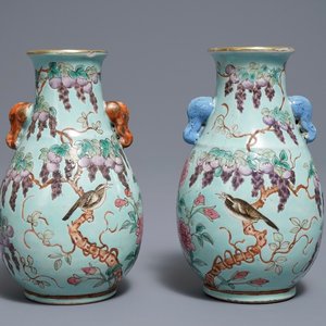 A pair of Chinese turquoise ground Dayazhai style hu vases, 19/20th C. — photo 1