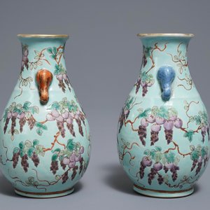 A pair of Chinese turquoise ground Dayazhai style hu vases, 19/20th C. — photo 4