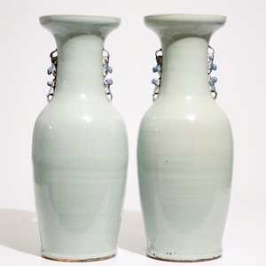 A pair of Chinese vases in blue and white on celadon ground with cranes, 19th C. — photo 3