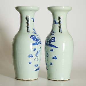 A pair of Chinese vases in blue and white on celadon ground with cranes, 19th C. — photo 10