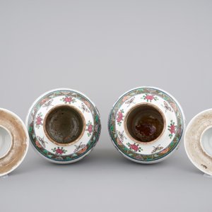 A pair of Chinese vases with covers with playing boys, 19th C. — photo 5