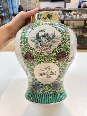 A pair of Chinese verte-biscuit 'cranes and flowers' vases and covers, 19th C. — photo 18