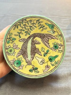 A pair of Chinese verte biscuit 'fish' jars and covers, 19th C. — photo 21
