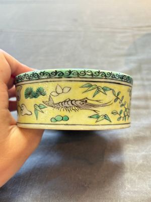 A pair of Chinese verte biscuit 'fish' jars and covers, 19th C. — photo 22