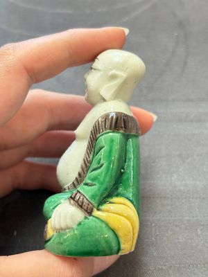 A pair of Chinese verte biscuit Milefo Buddhas, 19th C. — 照片 2
