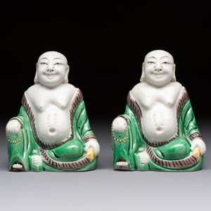 A pair of Chinese verte biscuit Milefo Buddhas, 19th C. — 照片 2