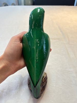 A pair of Chinese verte biscuit models of parrots, Kangxi — photo 12