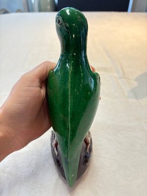 A pair of Chinese verte biscuit models of parrots, Kangxi — photo 3