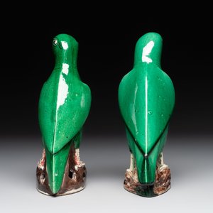 A pair of Chinese verte biscuit models of parrots, Kangxi — photo 5