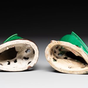 A pair of Chinese verte biscuit models of parrots, Kangxi — photo 7