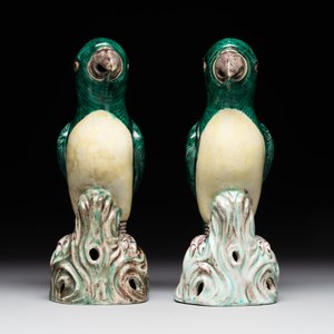 A pair of Chinese verte biscuit parrots, 19th C. — photo 2
