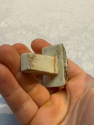 A pair of Chinese verte biscuit 'Shou' wine ewers, 19th C. — foto 22