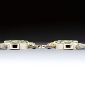 A pair of Chinese verte biscuit 'Shou' wine ewers, 19th C. — foto 7
