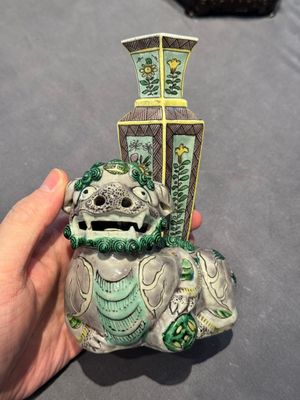 A pair of Chinese verte biscuit vases resting on Buddhist lions, Kangxi — photo 13