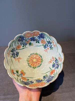 A pair of Chinese verte-imari bowls with floral design, Kangxi — foto 16