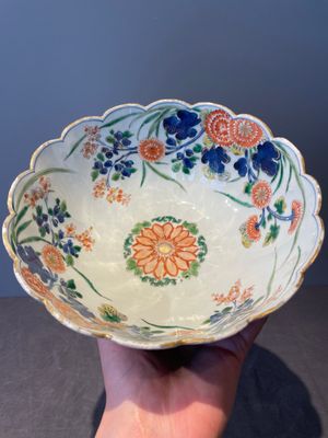 A pair of Chinese verte-imari bowls with floral design, Kangxi — foto 17