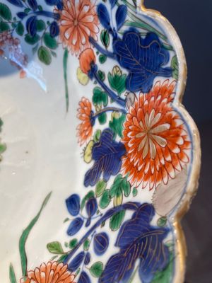 A pair of Chinese verte-imari bowls with floral design, Kangxi — foto 6
