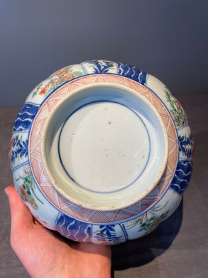 A pair of Chinese verte-imari bowls with floral design, Kangxi — foto 10
