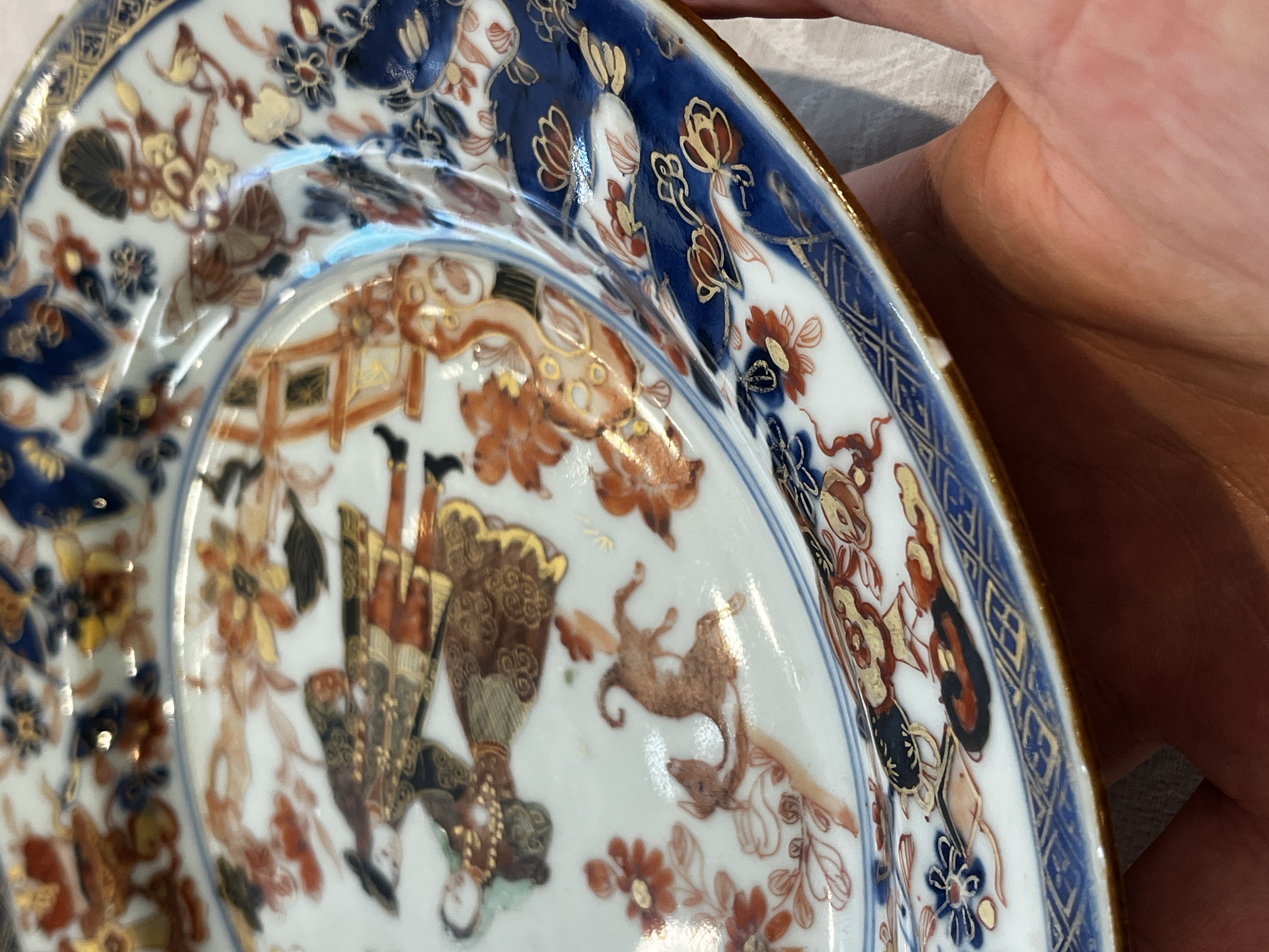 A pair of Chinese verte-Imari 'Governor Duff' plates — 照片 9