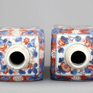 A pair of Chinese verte-imari porcelain square tea caddies, Kangxi, ca. 1700 — foto 3
