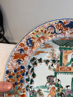 A pair of Chinese verte-Imari 'The Yang family female generals 楊門女將' dishes, Kangxi — photo 25