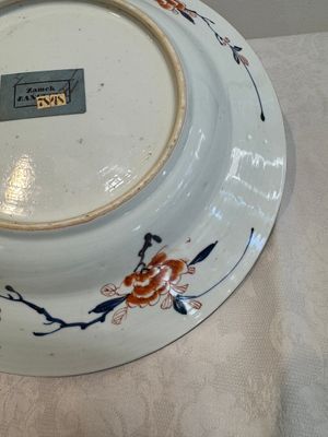A pair of Chinese verte-Imari 'The Yang family female generals 楊門女將' dishes, Kangxi — photo 33