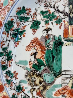 A pair of Chinese verte-Imari 'The Yang family female generals 楊門女將' dishes, Kangxi — photo 4
