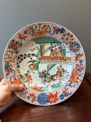 A pair of Chinese verte-Imari 'The Yang family female generals 楊門女將' dishes, Kangxi — photo 12