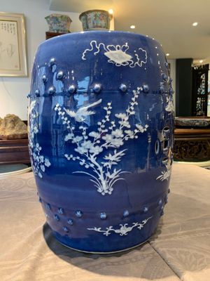 A pair of Chinese white slip-decorated blue-ground garden seats, 19th C. — photo 21