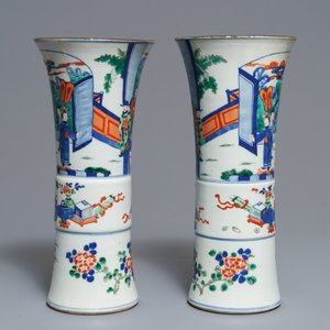 A pair of Chinese wucai gu vases, 19th C. — 照片 4
