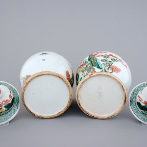A pair of Chinese wucai porcelain warrior vases with covers, 19/20th C. — 照片 7