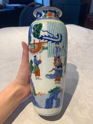 A pair of Chinese wucai 'Romance of the Three Kingdoms' rouleau vases, 19th C. — photo 6