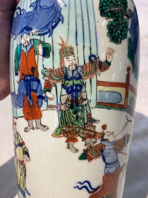 A pair of Chinese wucai 'Romance of the Three Kingdoms' rouleau vases, 19th C. — photo 10