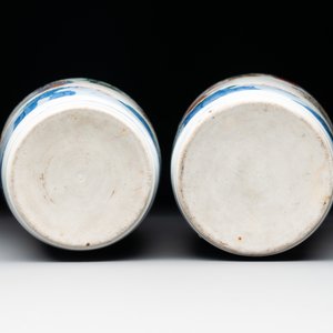 A pair of Chinese wucai 'Romance of the Three Kingdoms' rouleau vases, 19th C. — photo 6