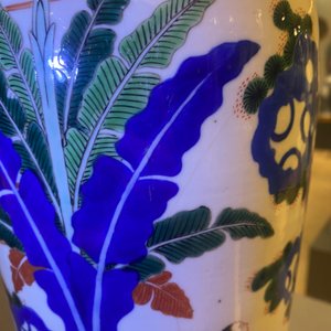 A pair of Chinese wucai rouleau vases, 19th C. — 照片 8