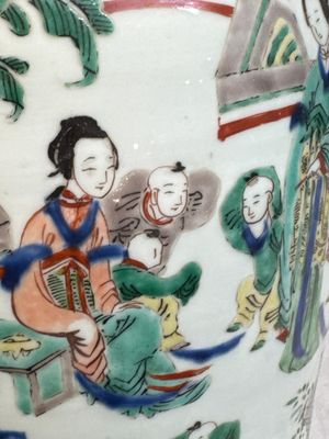 A pair of Chinese wucai vases and covers with court ladies and playing boys, Transitional period — photo 27