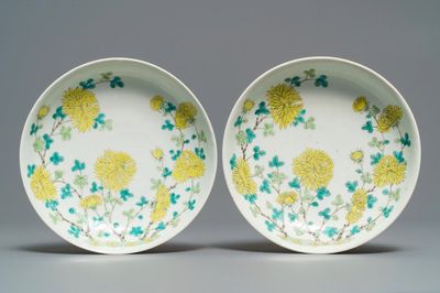 A pair of Chinese yellow and green enamelled 'chrysanthemum' plates, Guangxu mark, 19/20th C.
