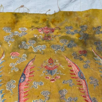 A pair of Chinese yellow-ground embroidered 'Dragons' and 'Phoenixes' panels — photo 32