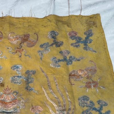 A pair of Chinese yellow-ground embroidered 'Dragons' and 'Phoenixes' panels — photo 54