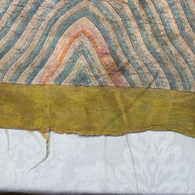 A pair of Chinese yellow-ground embroidered 'Dragons' and 'Phoenixes' panels — photo 60