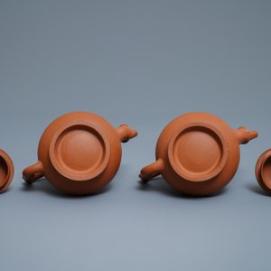 A pair of Chinese Yixing stoneware ewers with applied prunus design, Kangxi — 照片 7