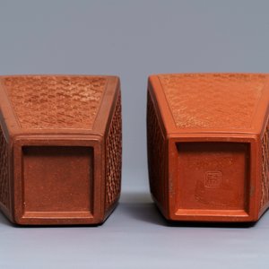 A pair of Chinese Yixing stoneware relief-decorated tea caddies, seal mark, 18th C. — 照片 7