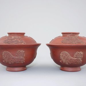 A pair of Chinese Yixing stoneware teabowls with cover, 19/20th C. — photo 1