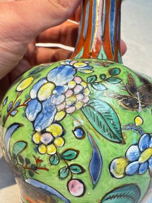 A pair of clobbered Dutch Delft vases, 17th C. — foto 14