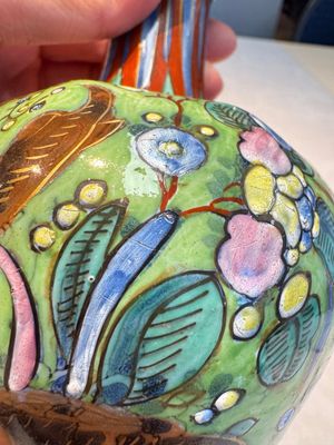 A pair of clobbered Dutch Delft vases, 17th C. — foto 6