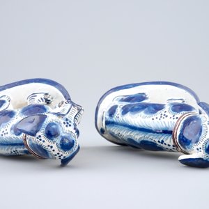 A pair of dated blue and white dogs, Harlingen, Friesland, 1752 — 照片 7